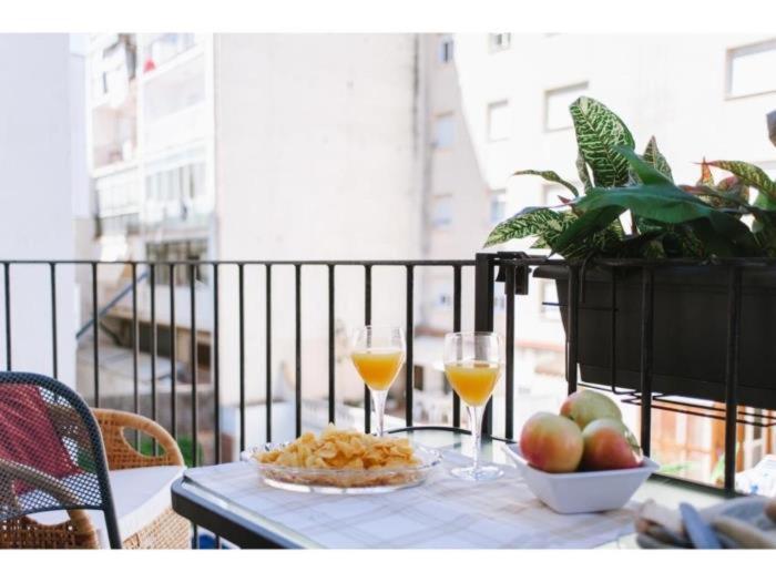 Sitges Spaces Deluxe Beach Apartment- 3 Bedroom, 2 Bathroom, Next To Beach, Sleeps 6 Extérieur photo